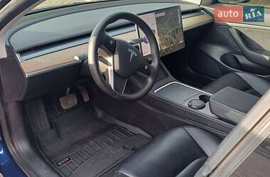 Седан Tesla Model 3 2021 в 