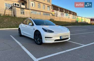 Седан Tesla Model 3 2021 в 