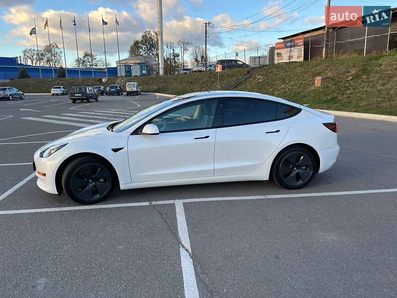 Седан Tesla Model 3 2021 в Виннице
