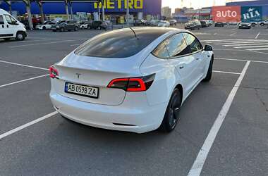 Седан Tesla Model 3 2021 в 