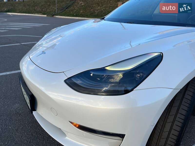 Седан Tesla Model 3 2021 в Виннице