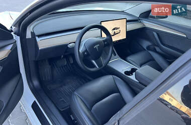 Седан Tesla Model 3 2022 в Львове