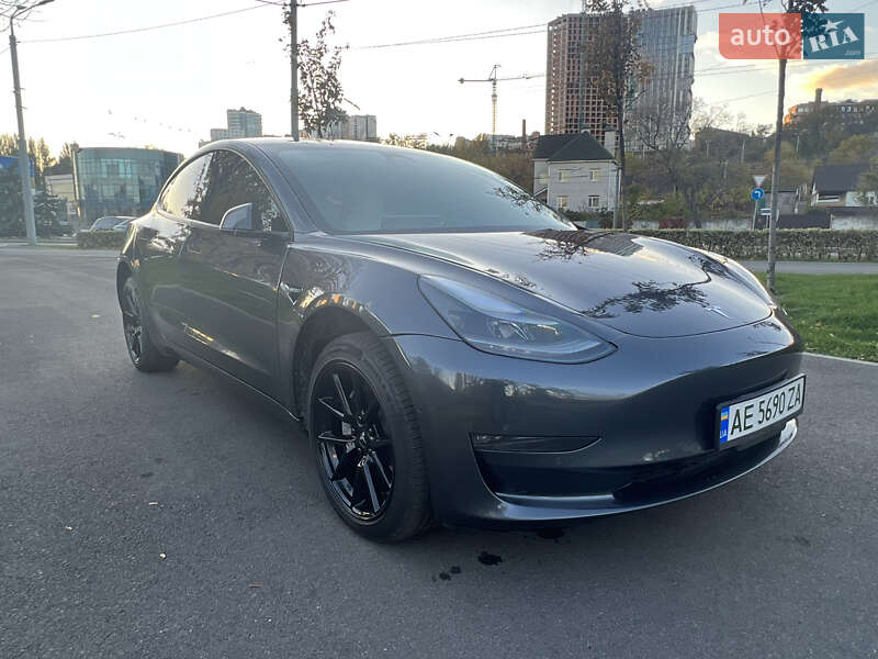 Седан Tesla Model 3 2022 в Дніпрі фото 7 Седан Tesla Model 3 2022 в Дніпрі