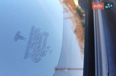 Седан Tesla Model 3 2019 в Киеве