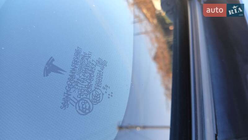 Седан Tesla Model 3 2019 в Києві