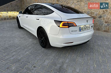 Седан Tesla Model 3 2022 в 