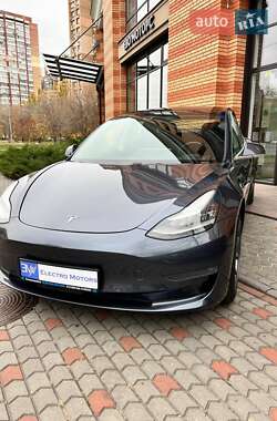 Седан Tesla Model 3 2019 в 