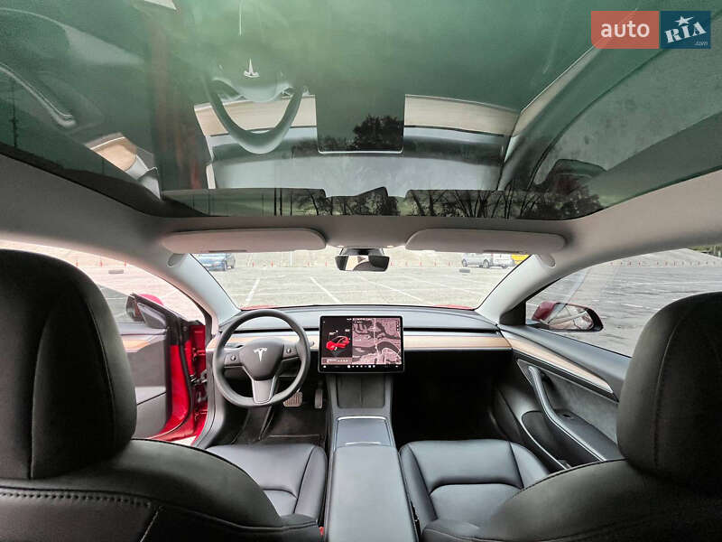 Седан Tesla Model 3 2022 в Киеве