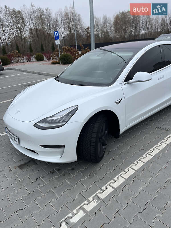 Седан Tesla Model 3 2018 в Хмельницькому