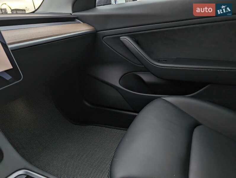 Седан Tesla Model 3 2020 в Луцьку фото 49 Седан Tesla Model 3 2020 в Луцьку