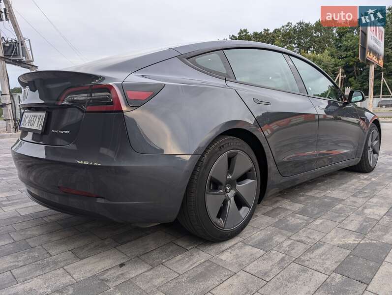 Седан Tesla Model 3 2020 в Луцьку