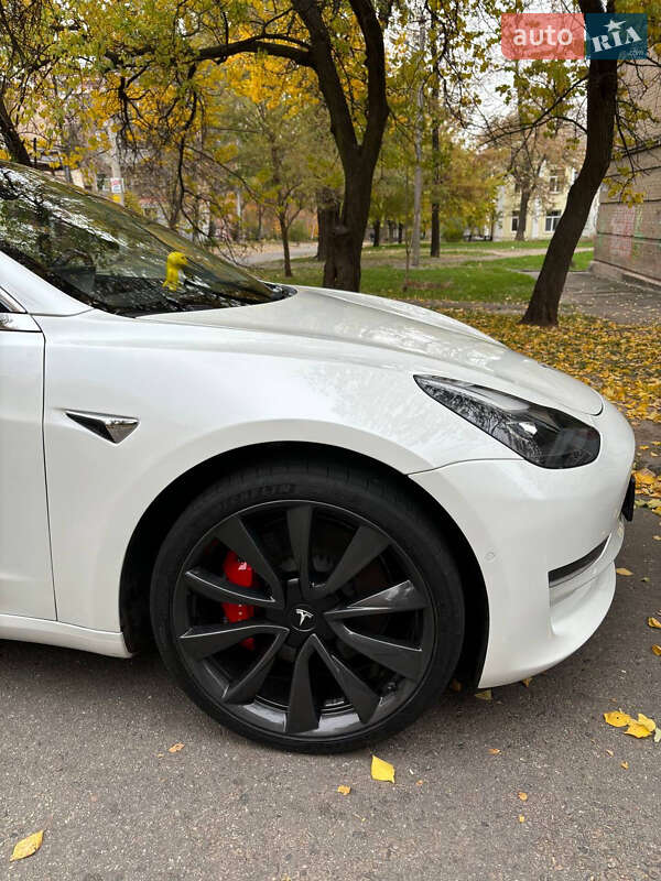 Седан Tesla Model 3 2019 в Запоріжжі