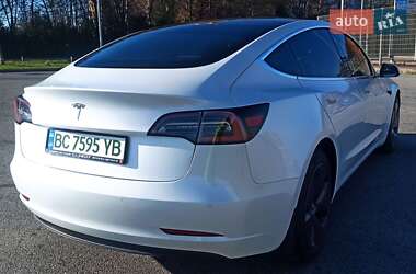 Седан Tesla Model 3 2019 в Львове