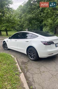 Седан Tesla Model 3 2021 в 