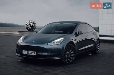 Седан Tesla Model 3 2022 в Кременчуге