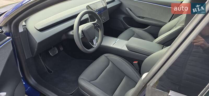 Седан Tesla Model 3 2023 в Днепре