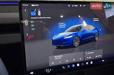Седан Tesla Model 3 2023 в 
