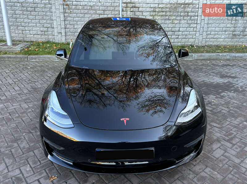 Седан Tesla Model 3 2019 в Киеве