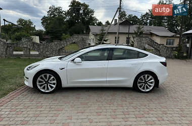 Седан Tesla Model 3 2020 в Калуші