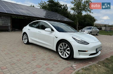 Седан Tesla Model 3 2020 в Калуші