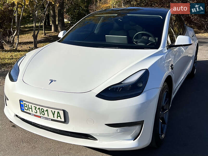 Седан Tesla Model 3 2022 в Одессе