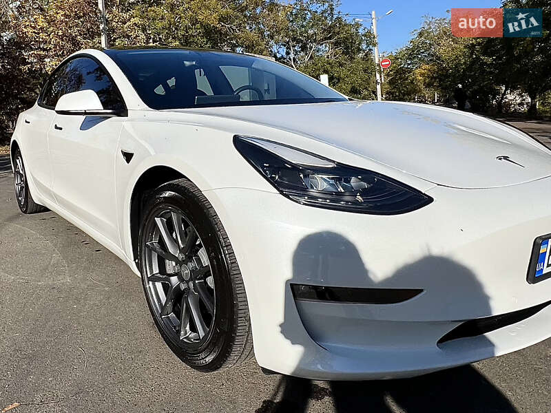 Седан Tesla Model 3 2022 в Одессе
