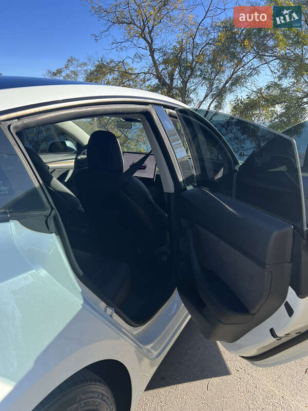 Седан Tesla Model 3 2022 в Одессе