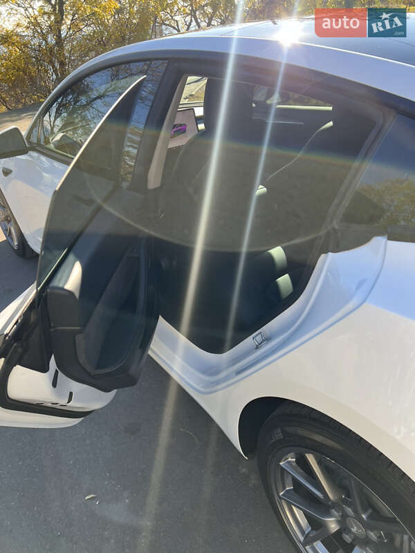 Седан Tesla Model 3 2022 в Одессе
