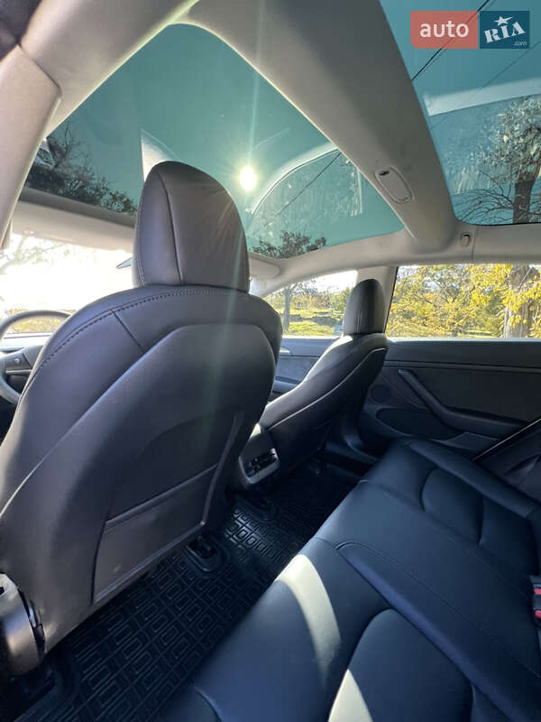 Седан Tesla Model 3 2022 в Одессе