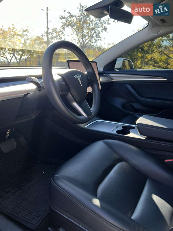 Седан Tesla Model 3 2022 в Одессе
