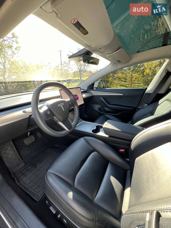 Седан Tesla Model 3 2022 в Одессе