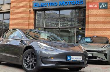Седан Tesla Model 3 2019 в 