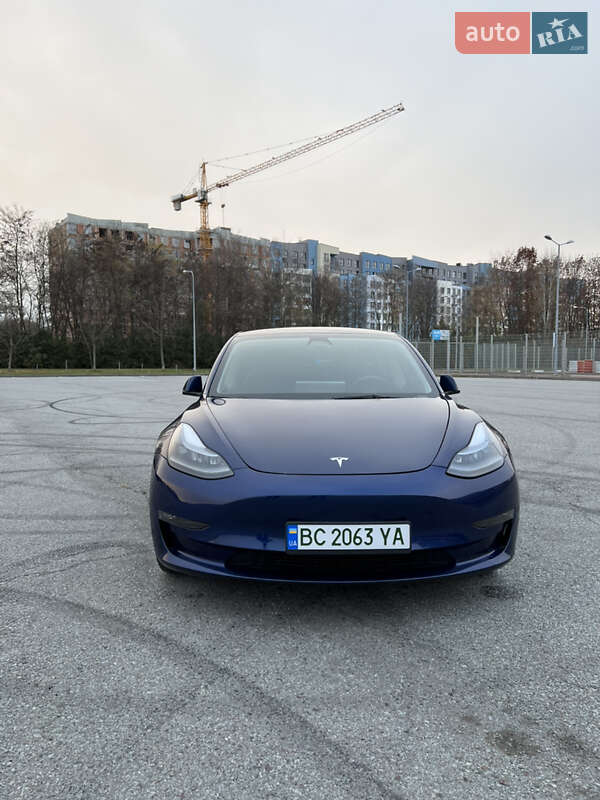 Седан Tesla Model 3 2022 в Львові