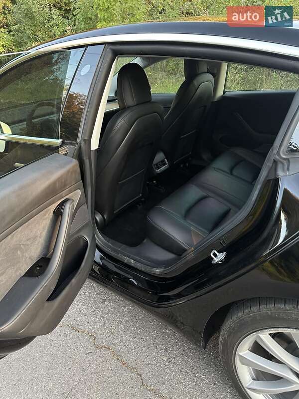 Седан Tesla Model 3 2020 в Вінниці