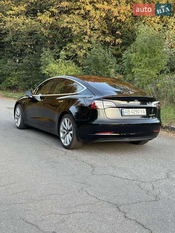 Седан Tesla Model 3 2020 в Виннице