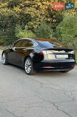 Седан Tesla Model 3 2020 в 