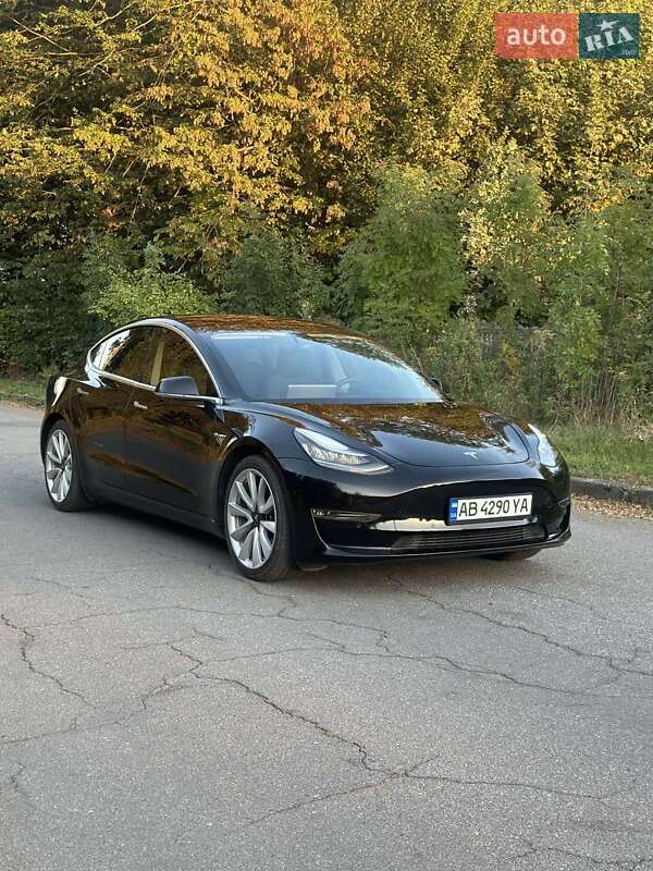 Седан Tesla Model 3 2020 в Вінниці