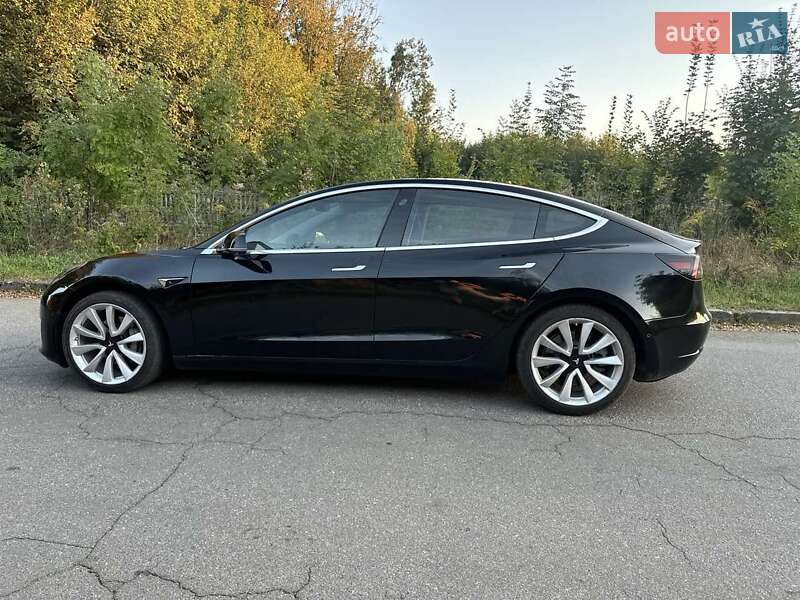 Седан Tesla Model 3 2020 в Виннице