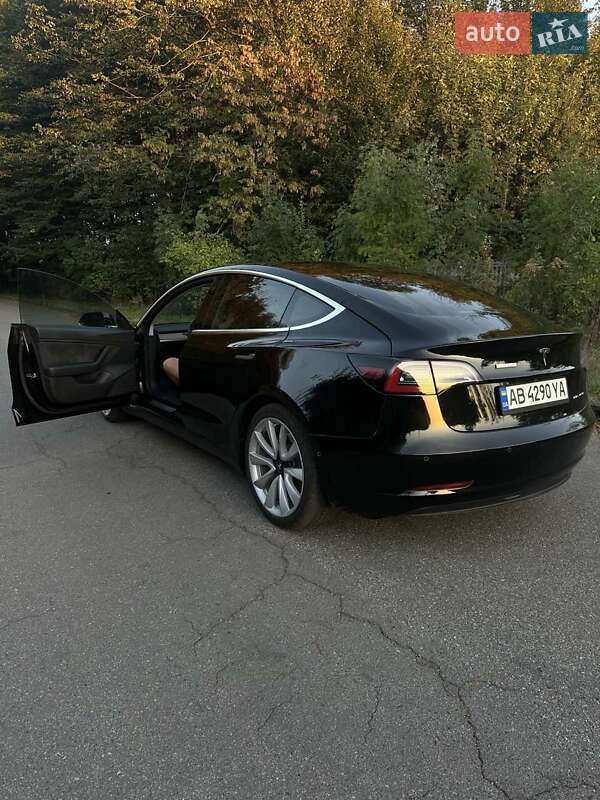 Седан Tesla Model 3 2020 в Вінниці