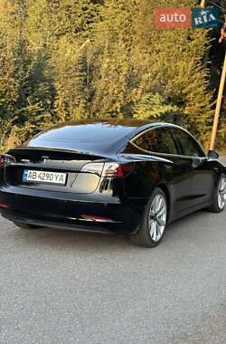 Седан Tesla Model 3 2020 в 