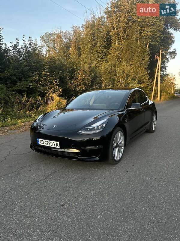 Седан Tesla Model 3 2020 в Вінниці