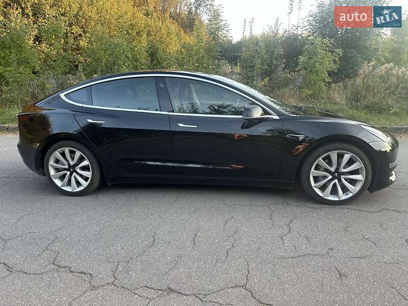 Седан Tesla Model 3 2020 в Вінниці