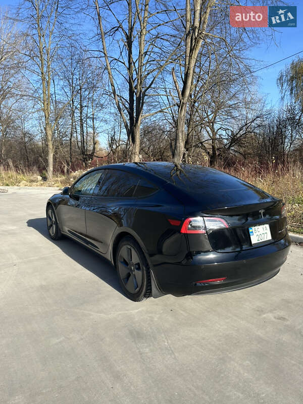 Седан Tesla Model 3 2022 в Дрогобыче