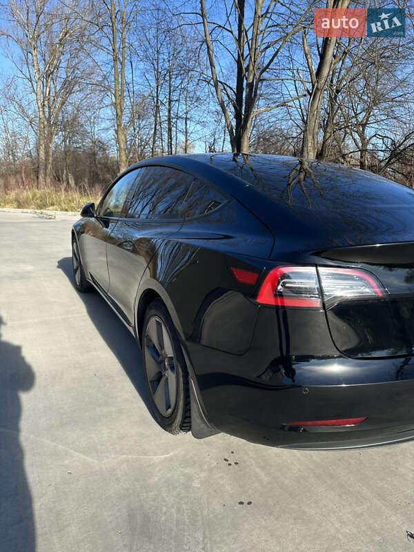 Седан Tesla Model 3 2022 в Дрогобыче
