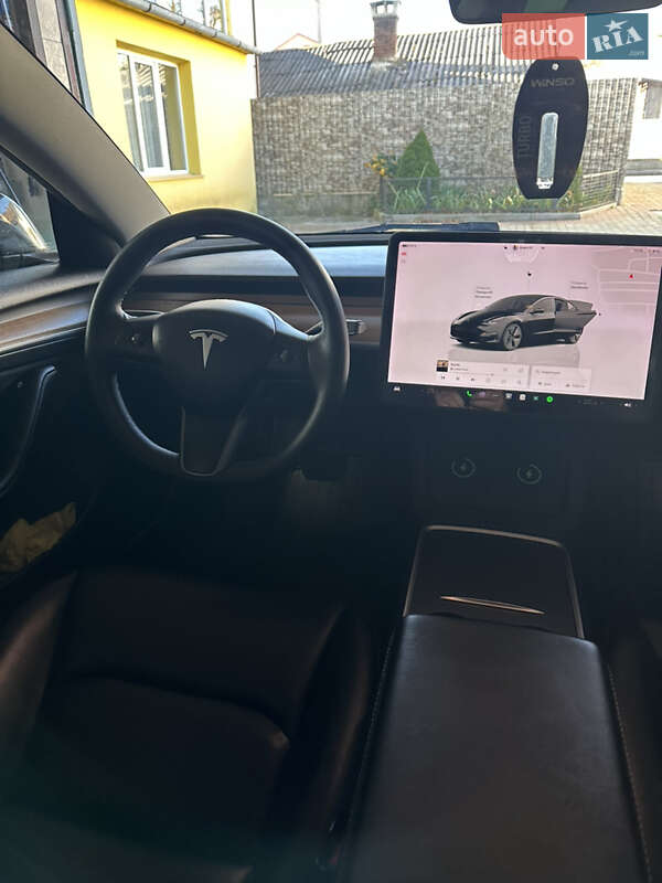 Седан Tesla Model 3 2022 в Дрогобыче