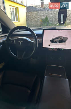 Седан Tesla Model 3 2022 в Дрогобыче