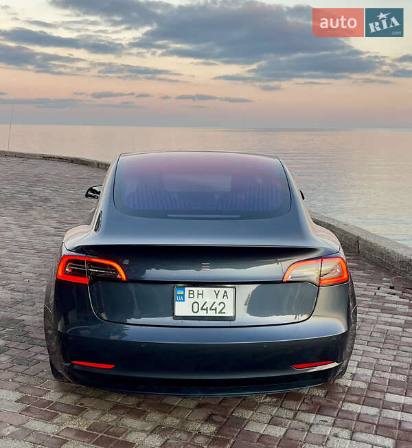Седан Tesla Model 3 2018 в Одессе