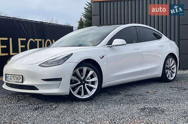 Седан Tesla Model 3 2019 в Дрогобичі