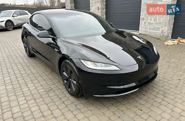 Седан Tesla Model 3 2024 в Львове