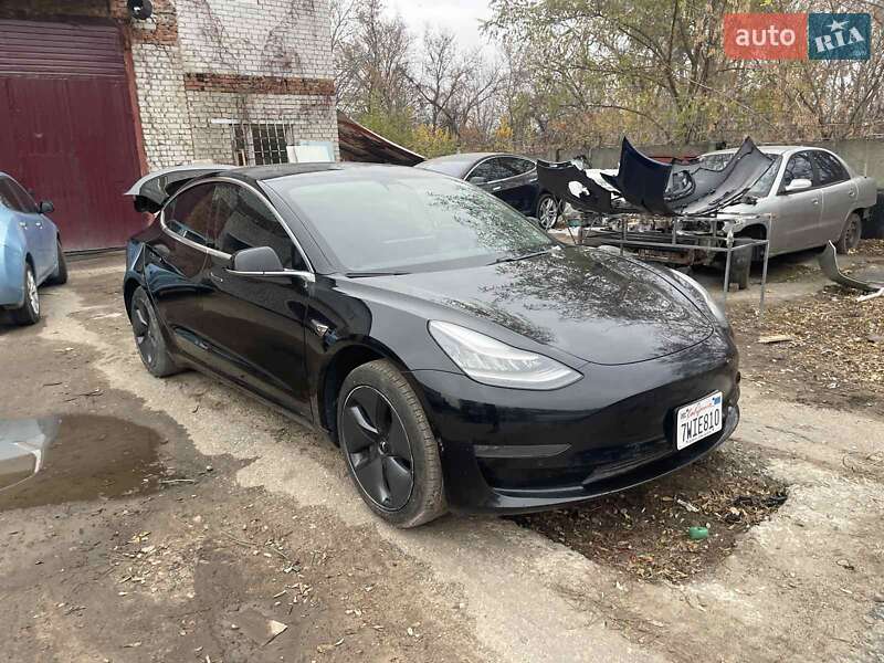 Tesla Model 3 2019